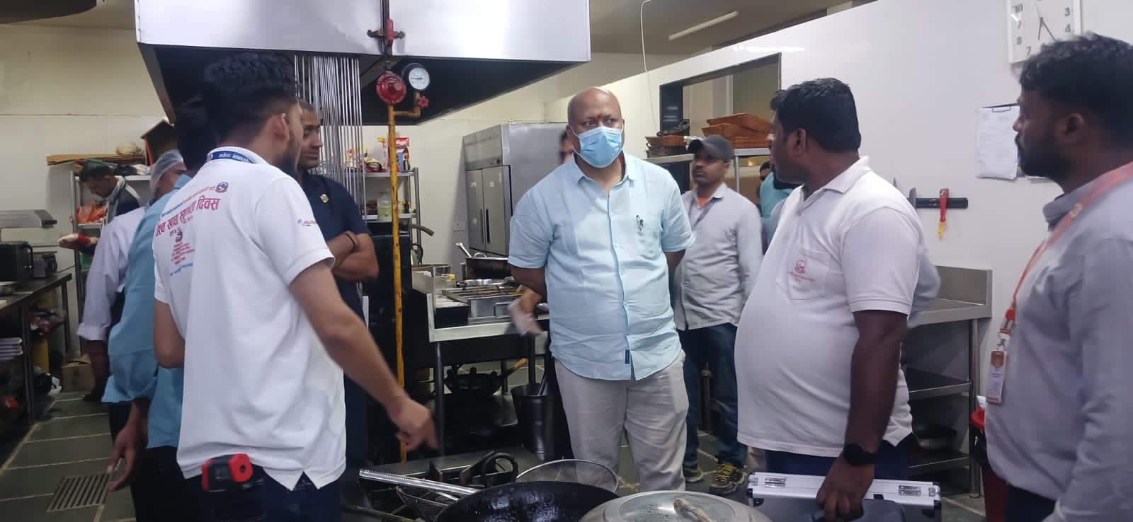 मुख्यमन्त्री सिँहले गरे थप नौ होटल अनुगमन, सानादेखि ठूला होटलका भान्साघर सरसफाईमै समस्या